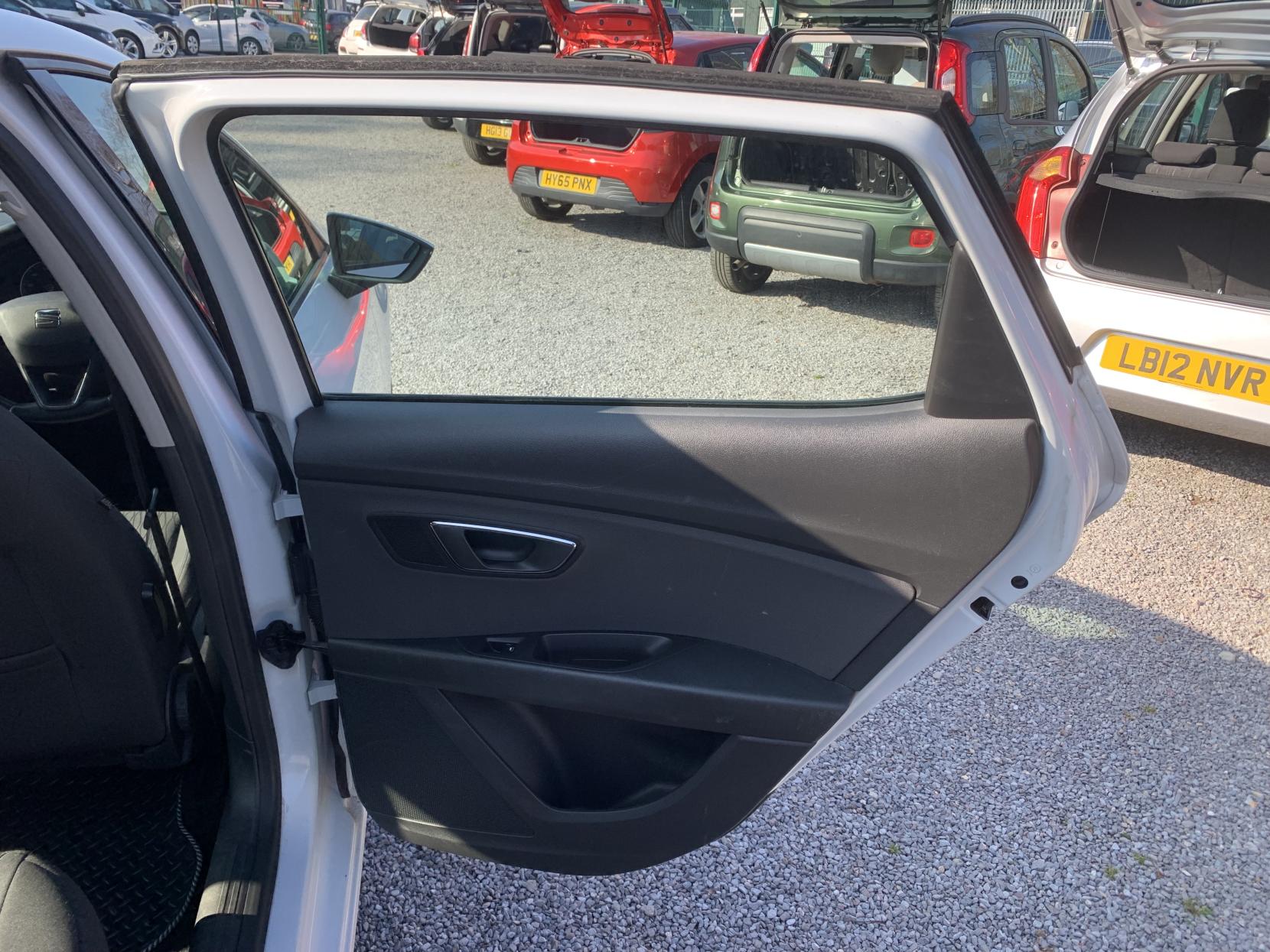 SEAT Leon 1.2 TSI SE Hatchback 5dr Petrol Manual Euro 5 (s/s) (105 ps)