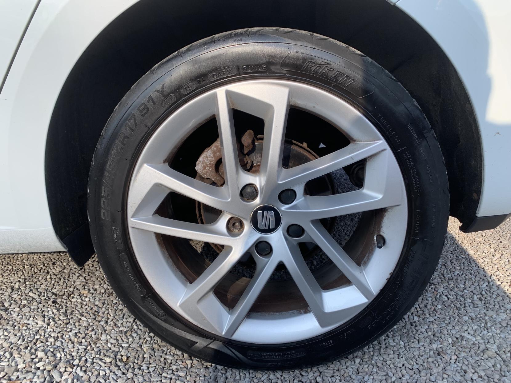 SEAT Leon 1.2 TSI SE Hatchback 5dr Petrol Manual Euro 5 (s/s) (105 ps)