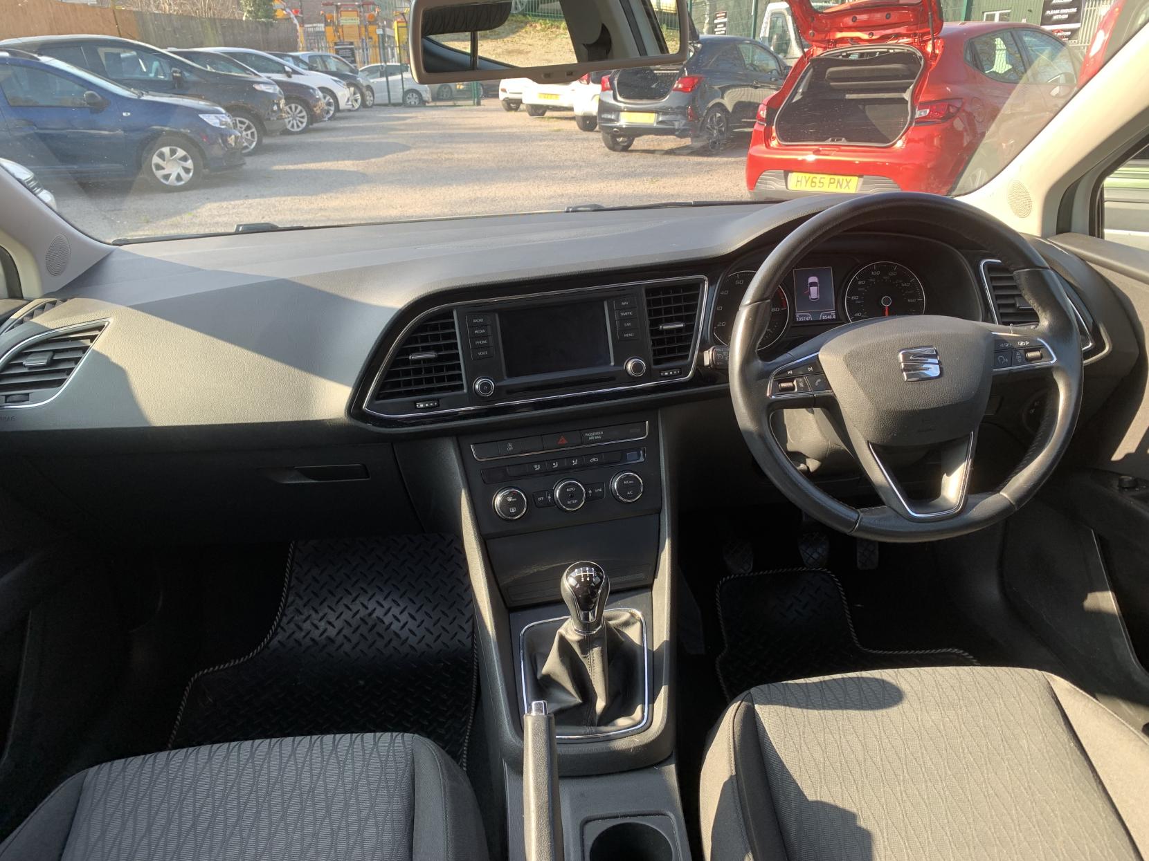 SEAT Leon 1.2 TSI SE Hatchback 5dr Petrol Manual Euro 5 (s/s) (105 ps)