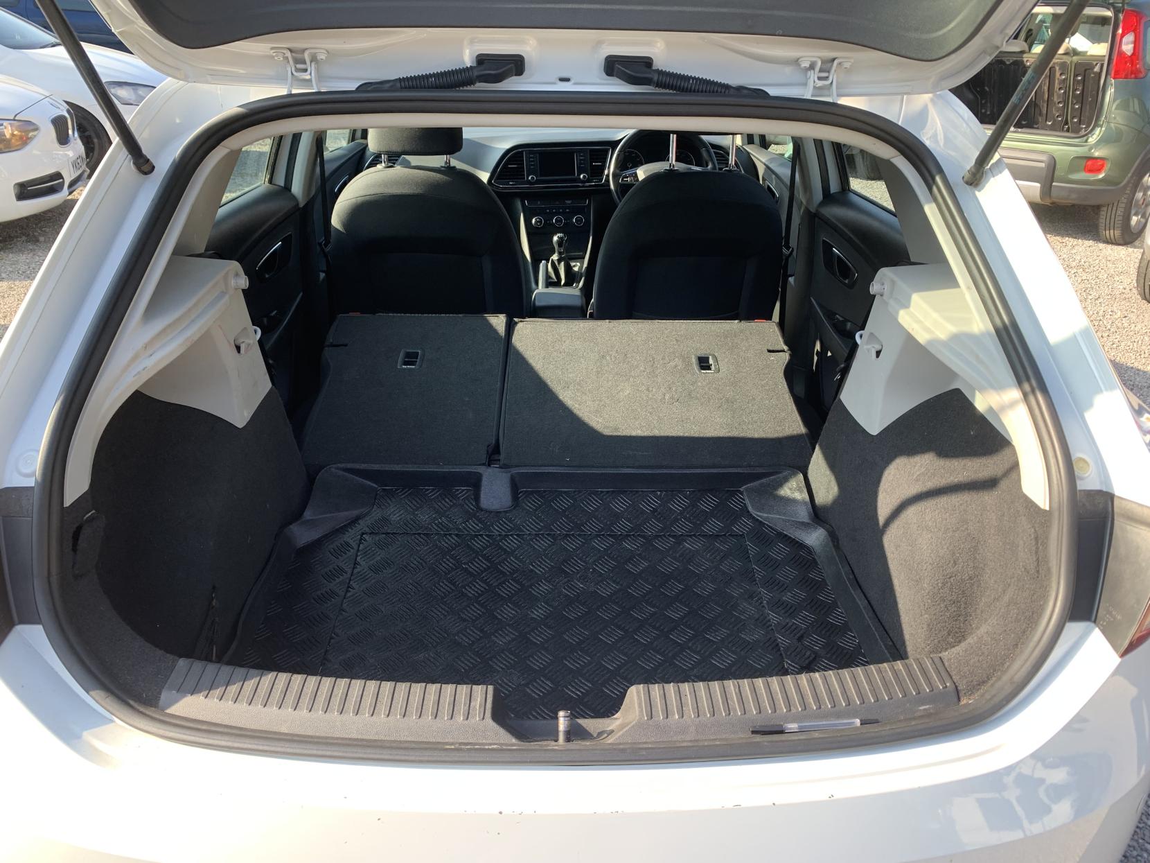 SEAT Leon 1.2 TSI SE Hatchback 5dr Petrol Manual Euro 5 (s/s) (105 ps)