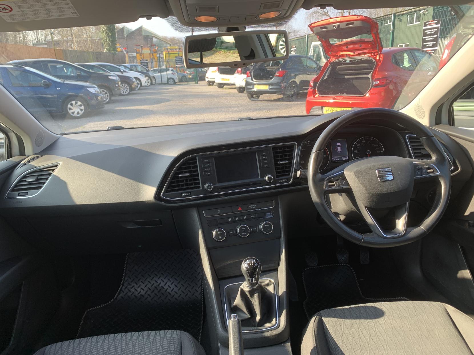 SEAT Leon 1.2 TSI SE Hatchback 5dr Petrol Manual Euro 5 (s/s) (105 ps)