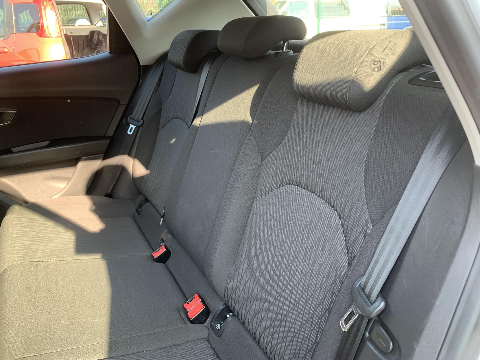 SEAT Leon 1.2 TSI SE Hatchback 5dr Petrol Manual Euro 5 (s/s) (105 ps)