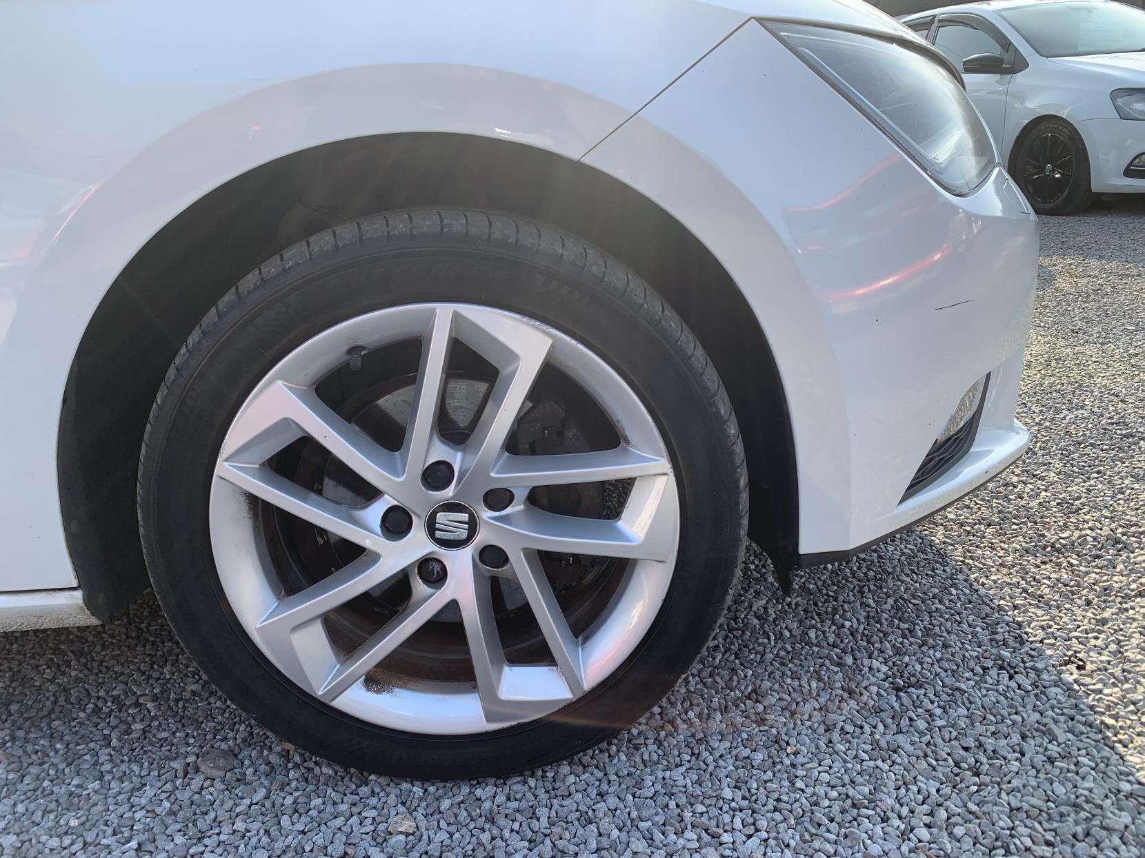 SEAT Leon 1.2 TSI SE Hatchback 5dr Petrol Manual Euro 5 (s/s) (105 ps)