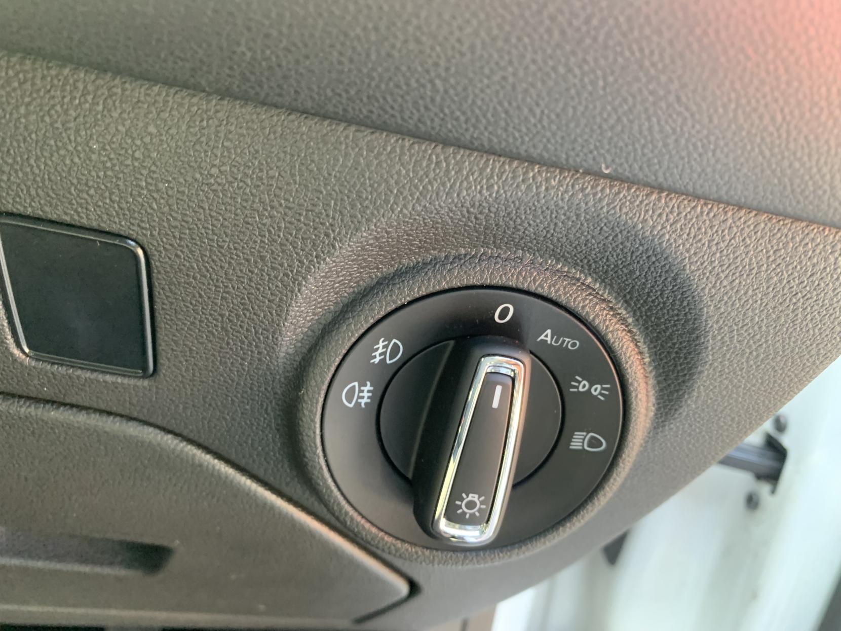 SEAT Leon 1.2 TSI SE Hatchback 5dr Petrol Manual Euro 5 (s/s) (105 ps)