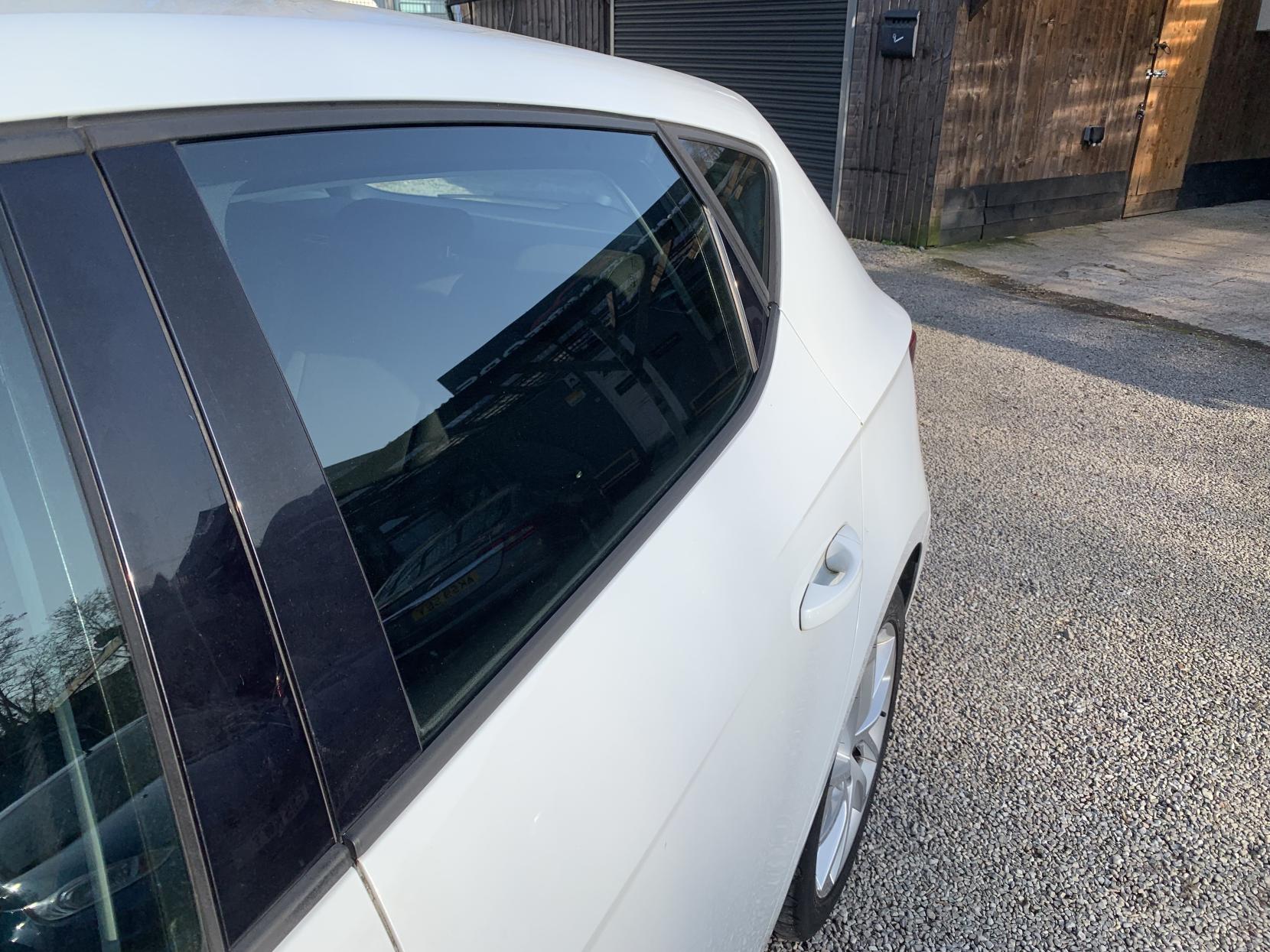 SEAT Leon 1.2 TSI SE Hatchback 5dr Petrol Manual Euro 5 (s/s) (105 ps)