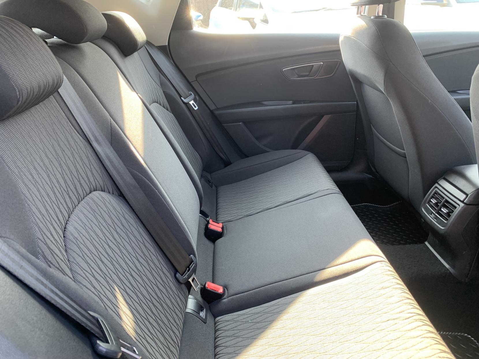 SEAT Leon 1.2 TSI SE Hatchback 5dr Petrol Manual Euro 5 (s/s) (105 ps)