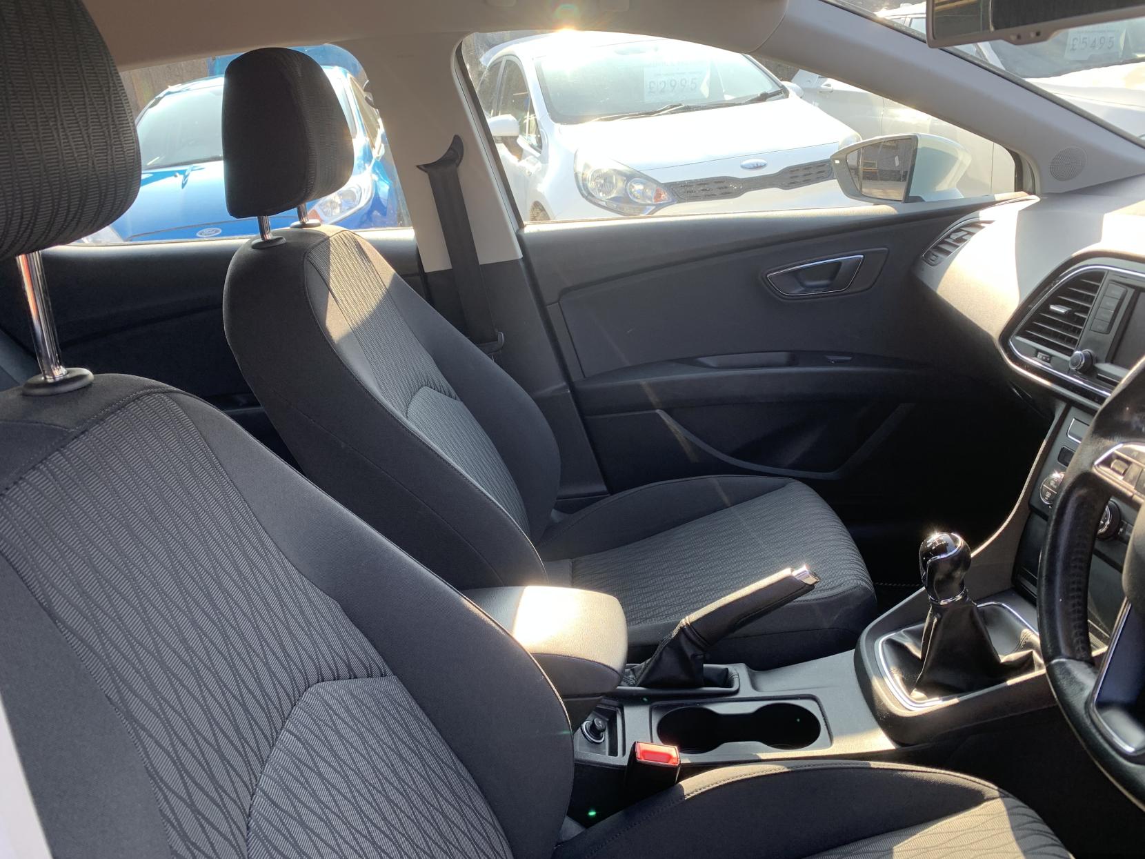 SEAT Leon 1.2 TSI SE Hatchback 5dr Petrol Manual Euro 5 (s/s) (105 ps)