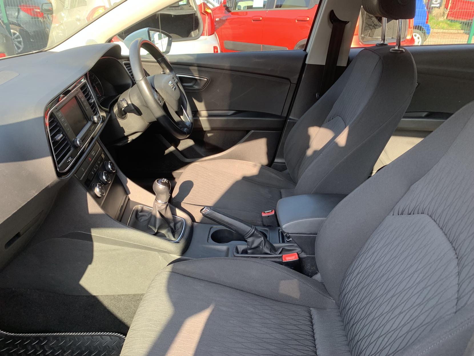 SEAT Leon 1.2 TSI SE Hatchback 5dr Petrol Manual Euro 5 (s/s) (105 ps)