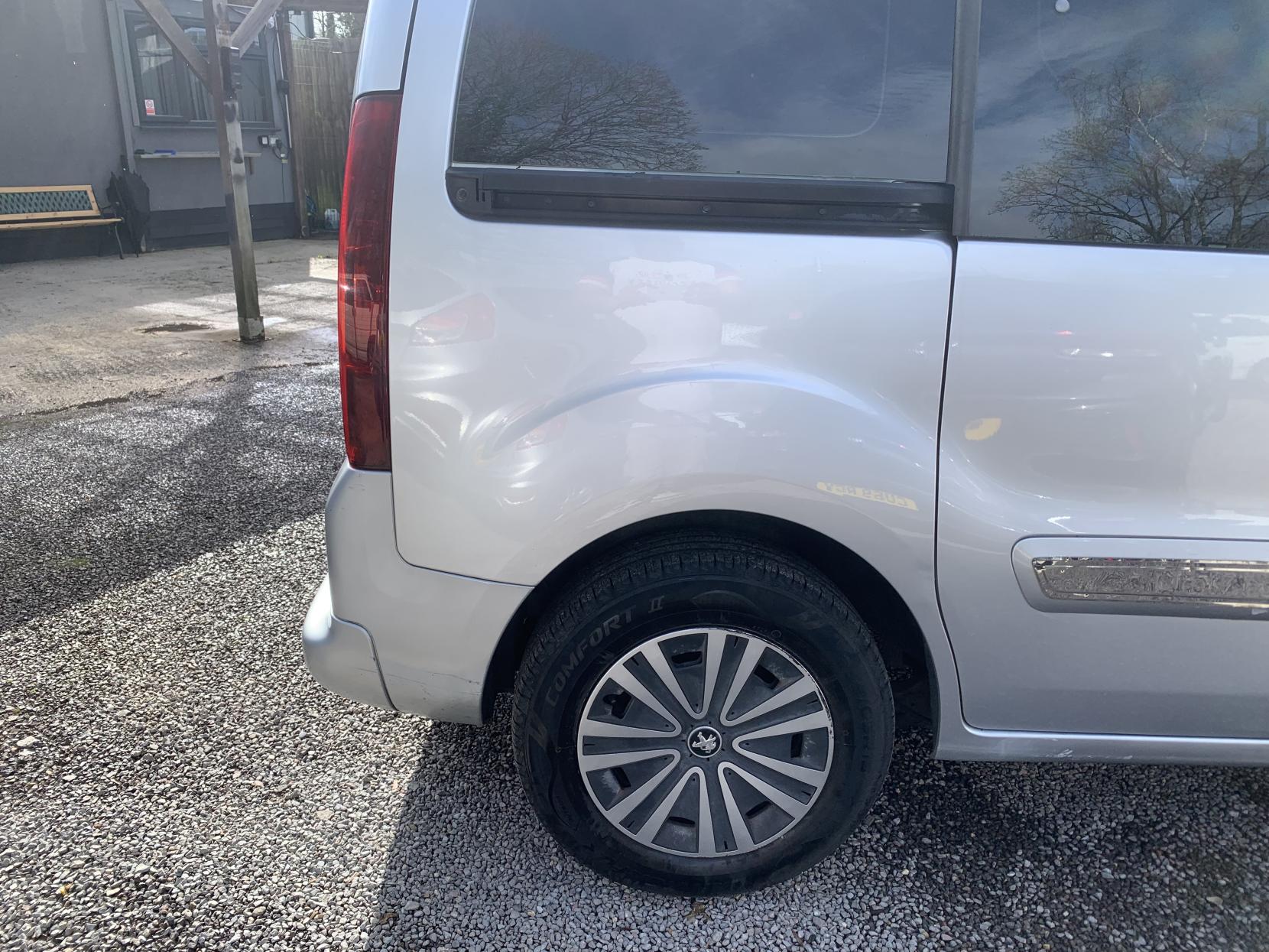 Peugeot Partner Tepee 1.6 HDi Tepee S MPV 5dr Diesel EGC (s/s) (125 g/km, 92 bhp)