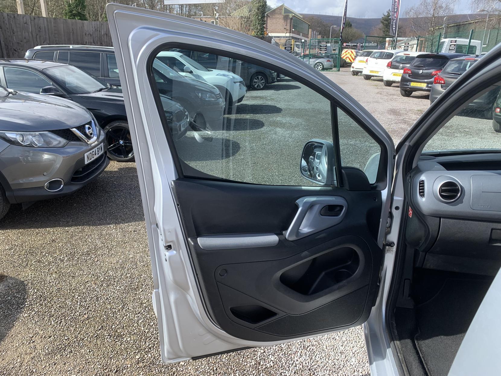 Peugeot Partner Tepee 1.6 HDi Tepee S MPV 5dr Diesel EGC (s/s) (125 g/km, 92 bhp)