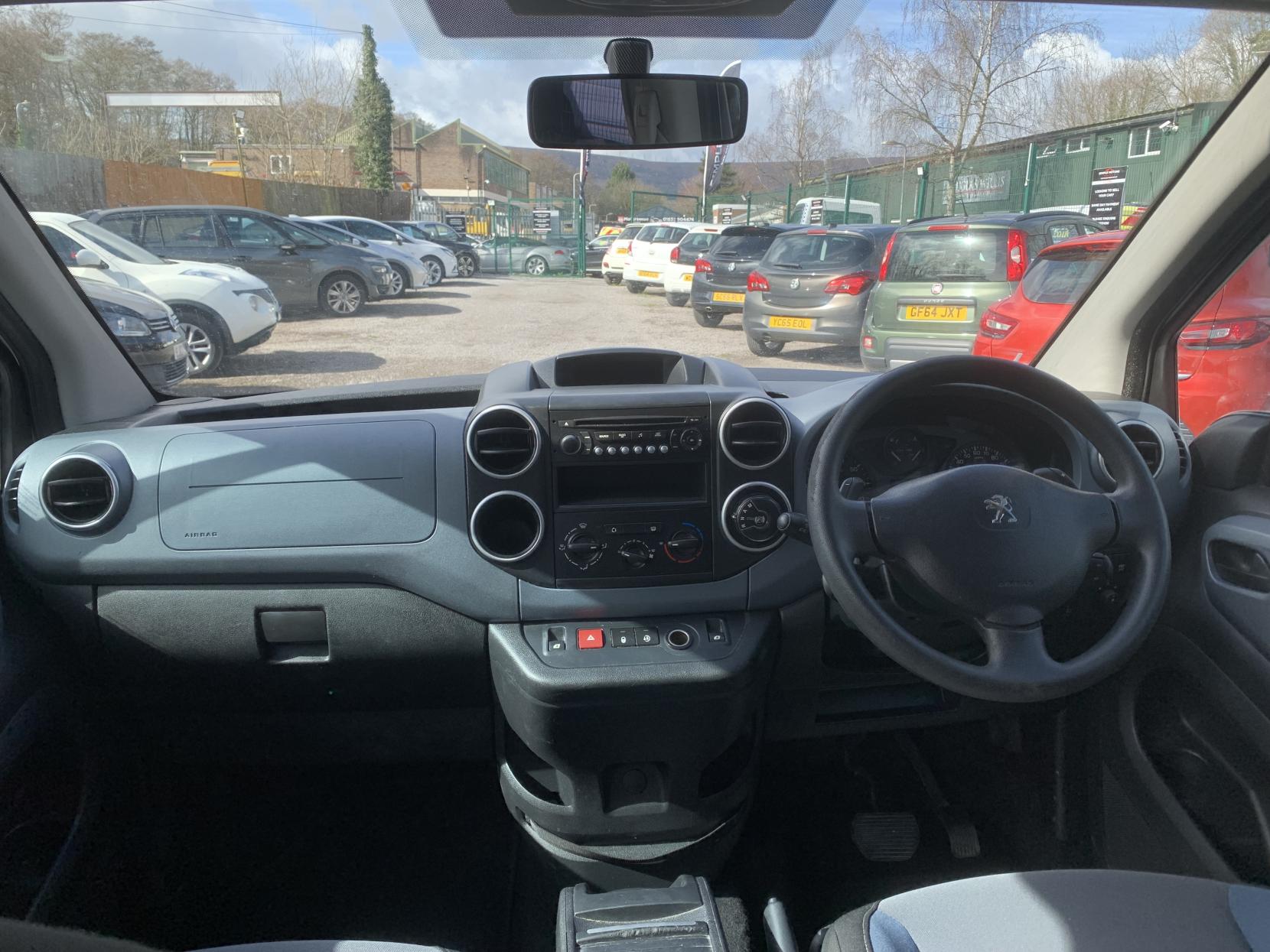 Peugeot Partner Tepee 1.6 HDi Tepee S MPV 5dr Diesel EGC (s/s) (125 g/km, 92 bhp)