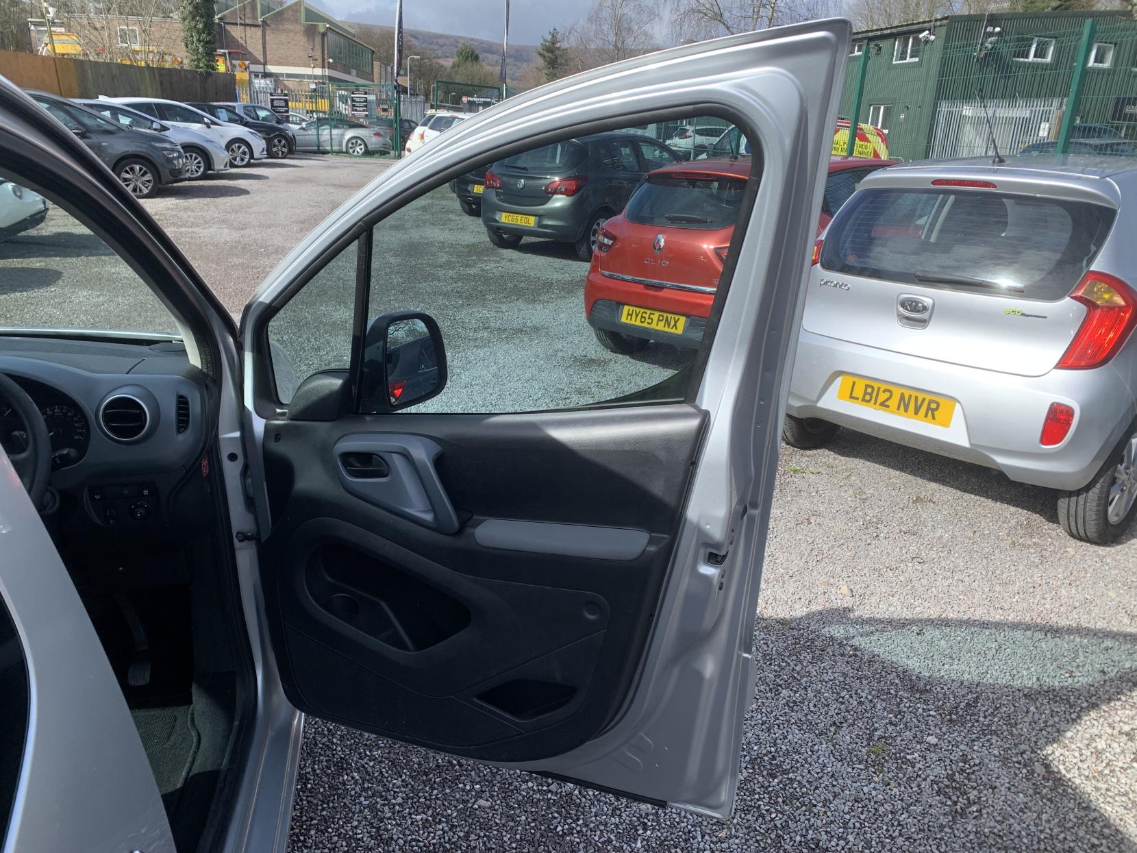 Peugeot Partner Tepee 1.6 HDi Tepee S MPV 5dr Diesel EGC (s/s) (125 g/km, 92 bhp)