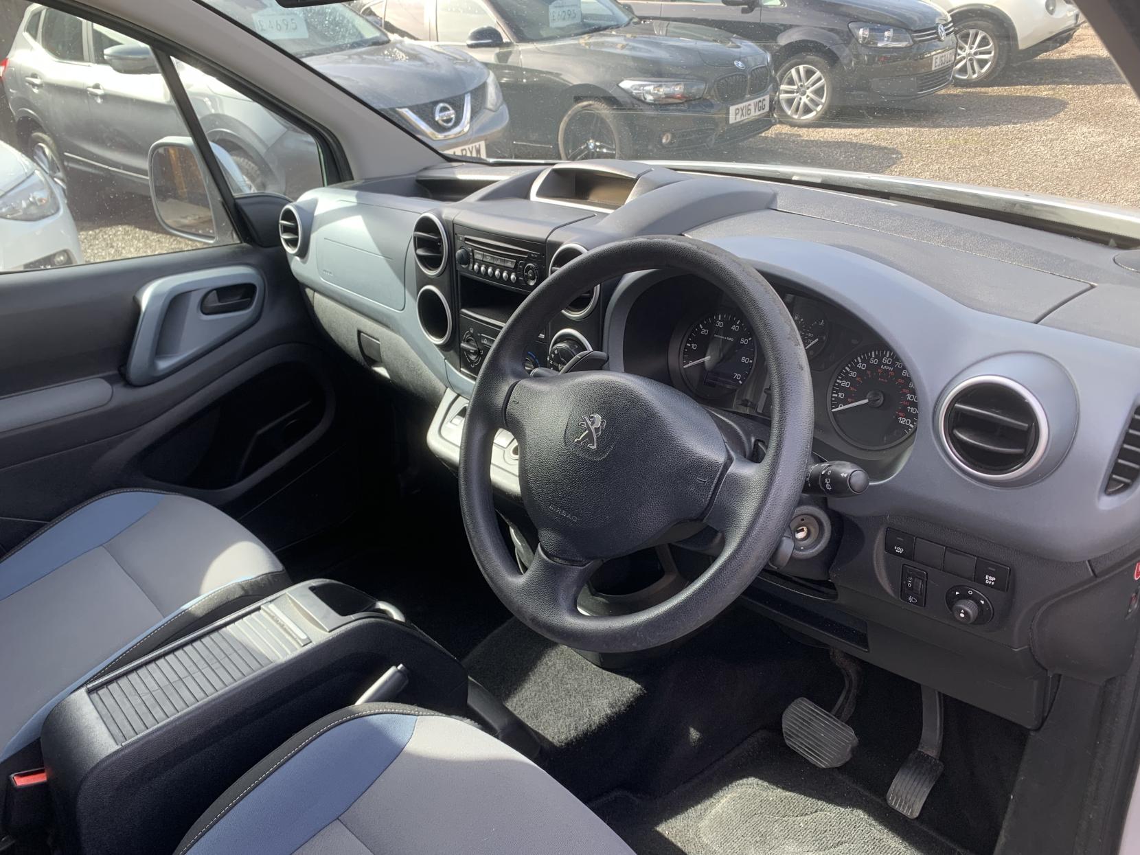 Peugeot Partner Tepee 1.6 HDi Tepee S MPV 5dr Diesel EGC (s/s) (125 g/km, 92 bhp)