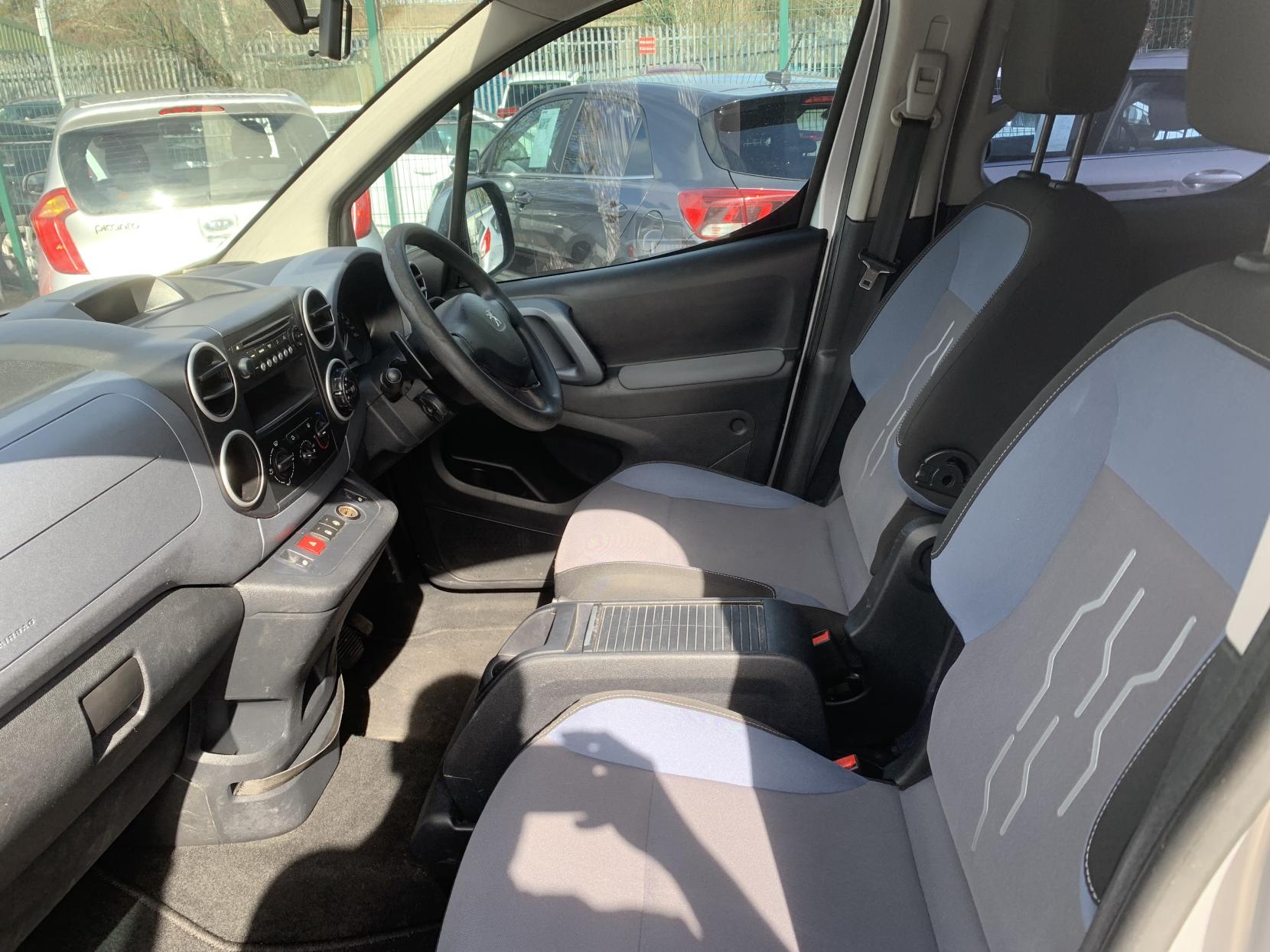 Peugeot Partner Tepee 1.6 HDi Tepee S MPV 5dr Diesel EGC (s/s) (125 g/km, 92 bhp)