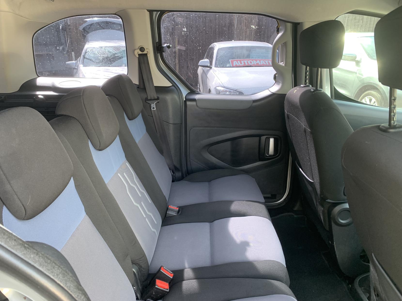 Peugeot Partner Tepee 1.6 HDi Tepee S MPV 5dr Diesel EGC (s/s) (125 g/km, 92 bhp)