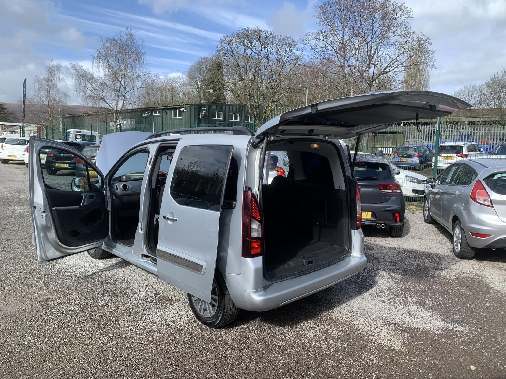 Peugeot Partner Tepee 1.6 HDi Tepee S MPV 5dr Diesel EGC (s/s) (125 g/km, 92 bhp)