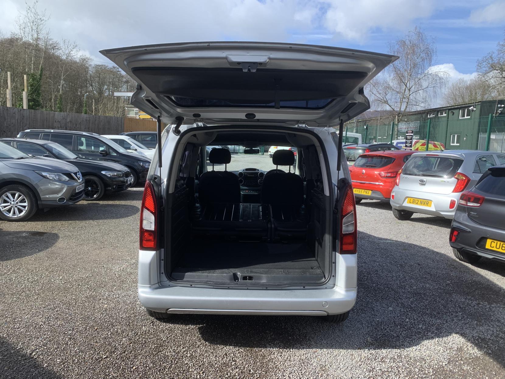 Peugeot Partner Tepee 1.6 HDi Tepee S MPV 5dr Diesel EGC (s/s) (125 g/km, 92 bhp)