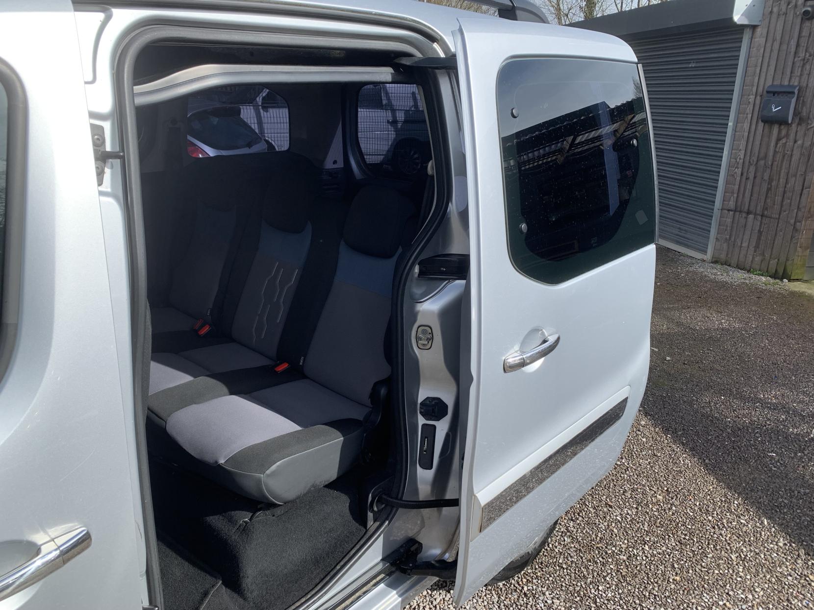 Peugeot Partner Tepee 1.6 HDi Tepee S MPV 5dr Diesel EGC (s/s) (125 g/km, 92 bhp)