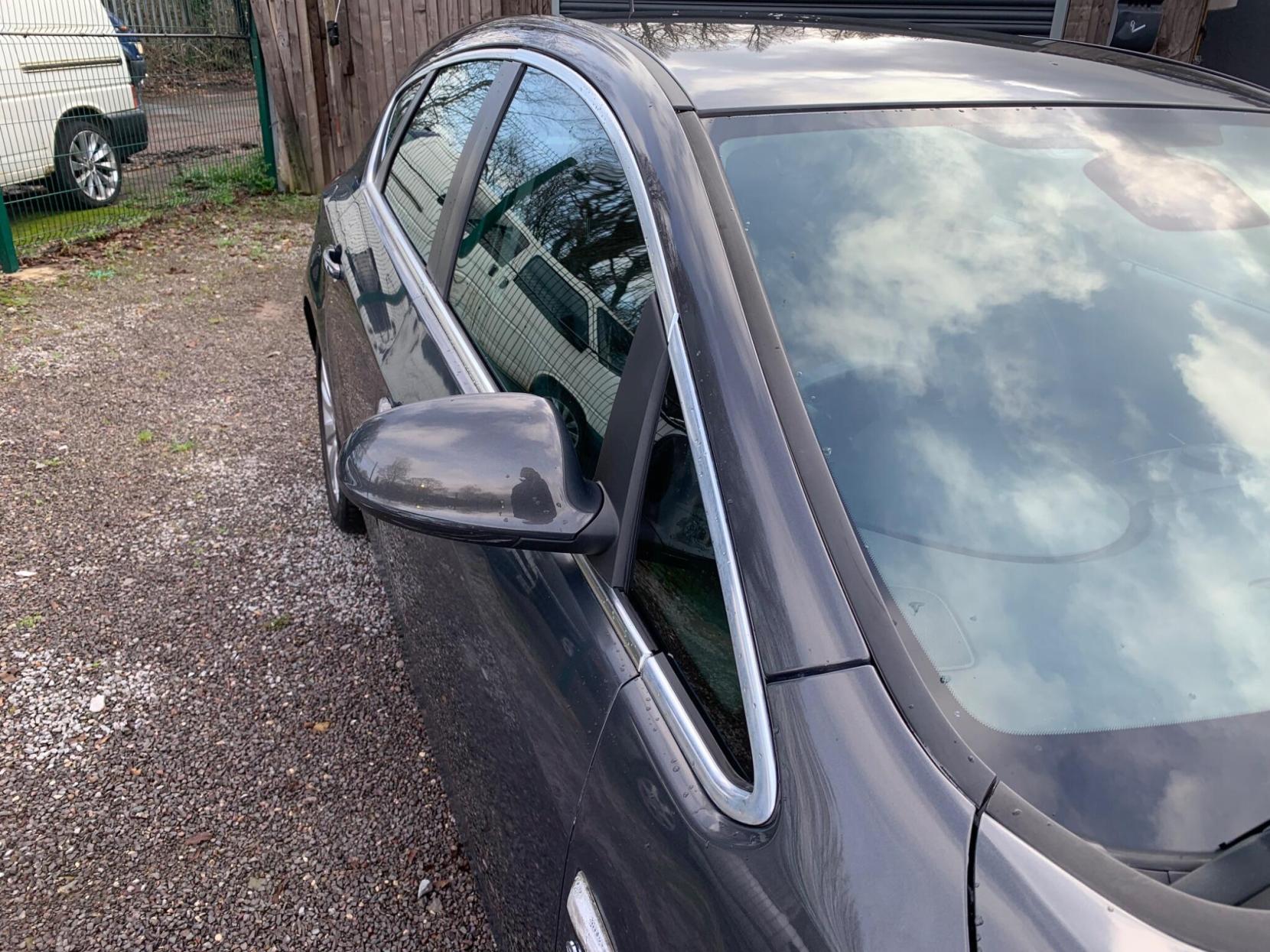 Vauxhall Astra 2.0 CDTi ecoFLEX Elite Euro 5 (s/s) 5dr