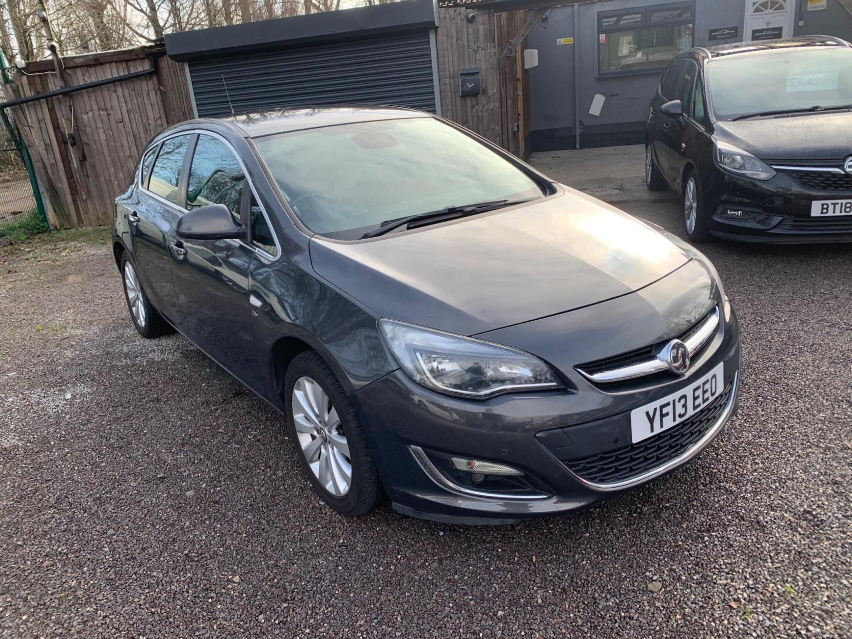 Vauxhall Astra 2.0 CDTi ecoFLEX Elite Euro 5 (s/s) 5dr