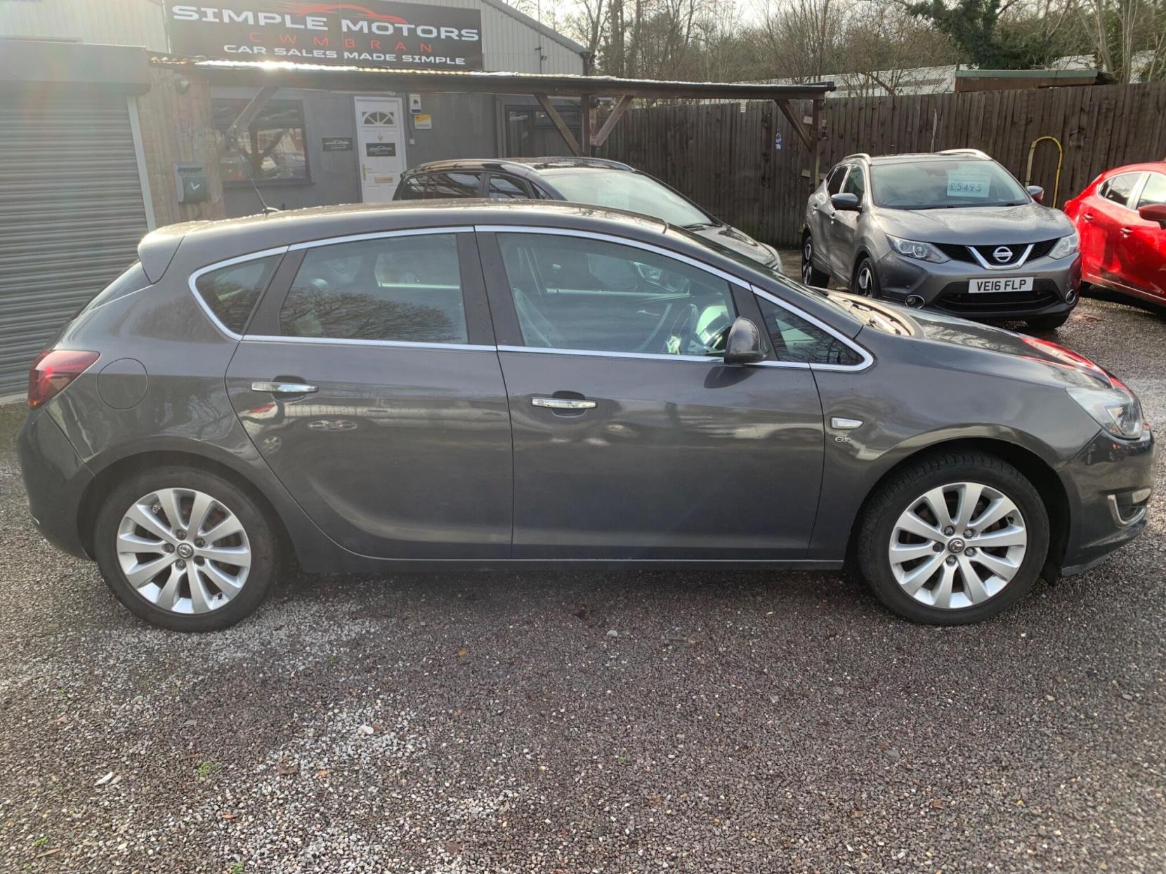 Vauxhall Astra 2.0 CDTi ecoFLEX Elite Euro 5 (s/s) 5dr