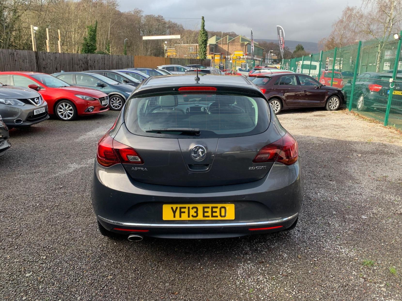 Vauxhall Astra 2.0 CDTi ecoFLEX Elite Euro 5 (s/s) 5dr