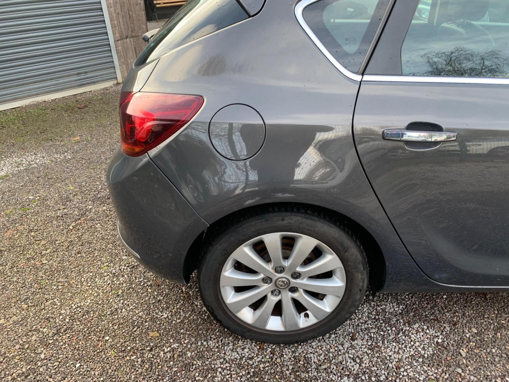 Vauxhall Astra 2.0 CDTi ecoFLEX Elite Euro 5 (s/s) 5dr