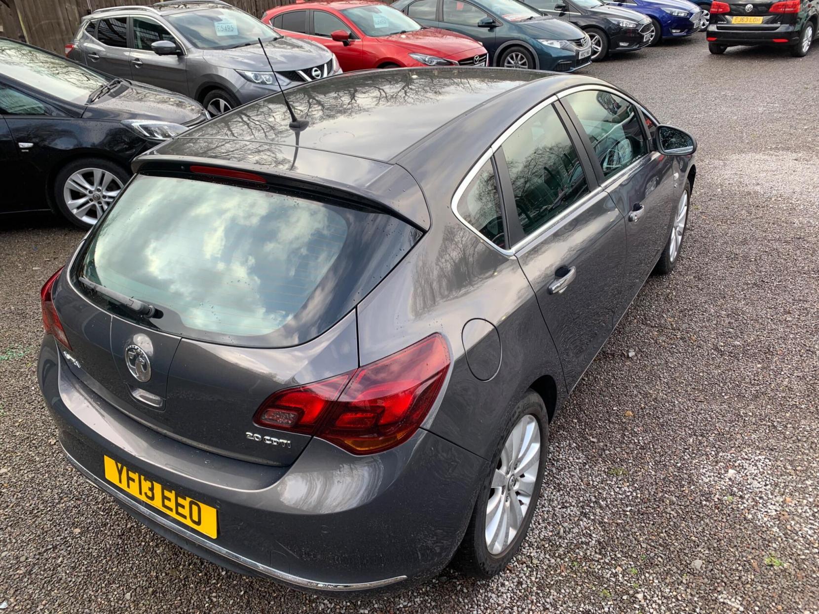 Vauxhall Astra 2.0 CDTi ecoFLEX Elite Euro 5 (s/s) 5dr