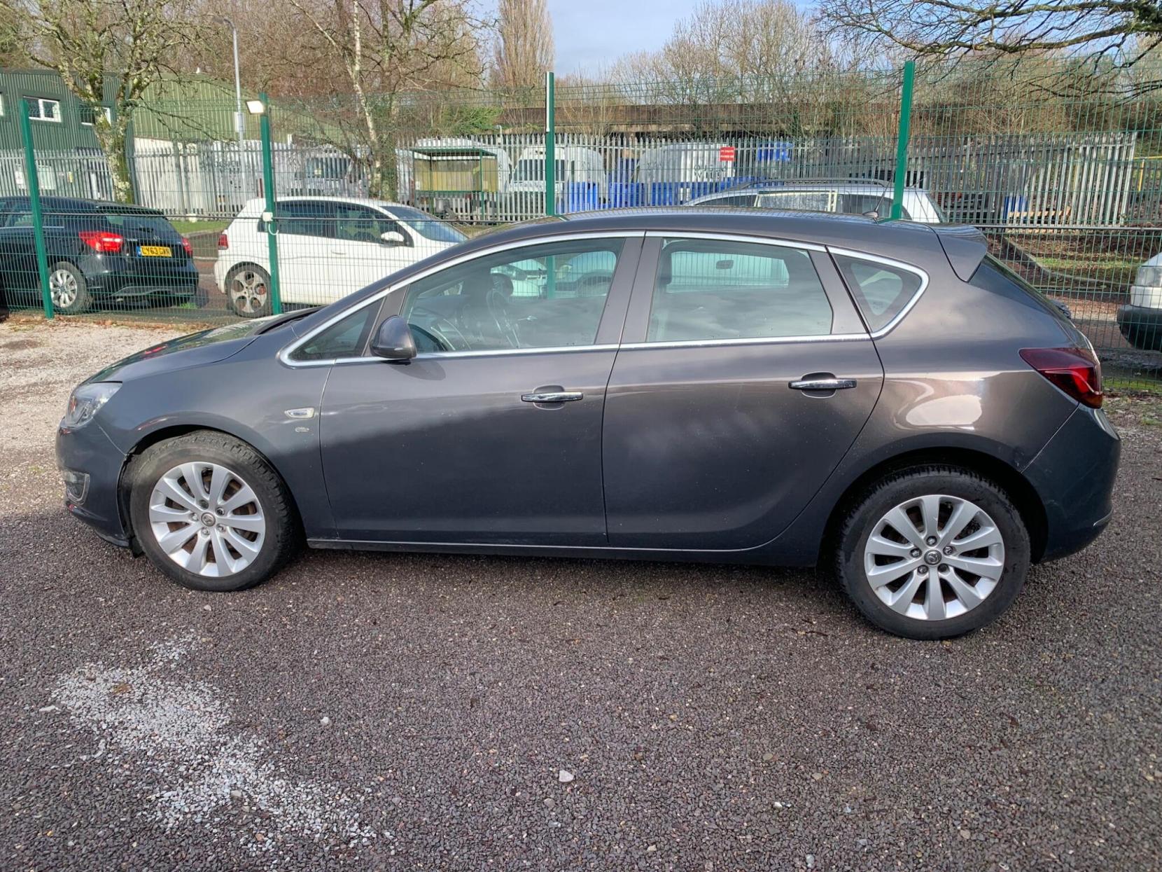 Vauxhall Astra 2.0 CDTi ecoFLEX Elite Euro 5 (s/s) 5dr