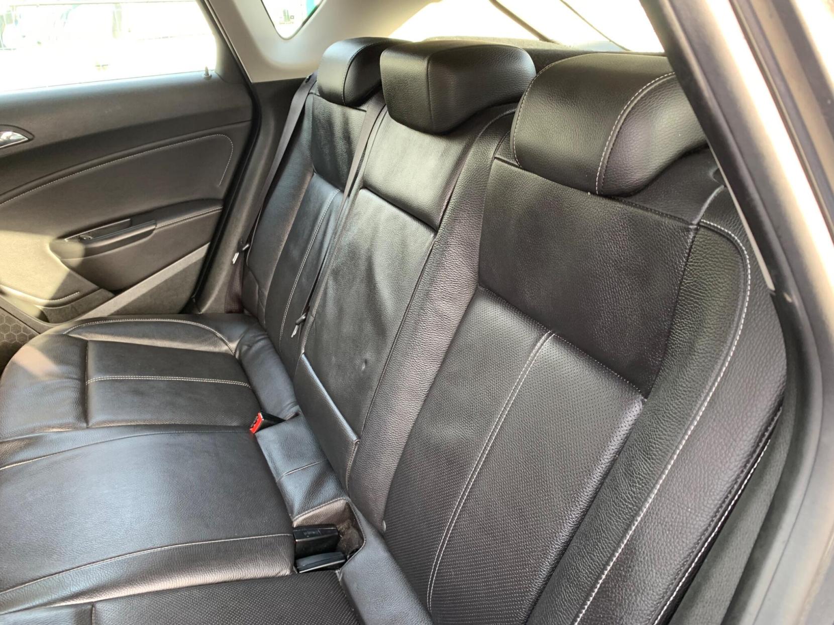 Vauxhall Astra 2.0 CDTi ecoFLEX Elite Euro 5 (s/s) 5dr