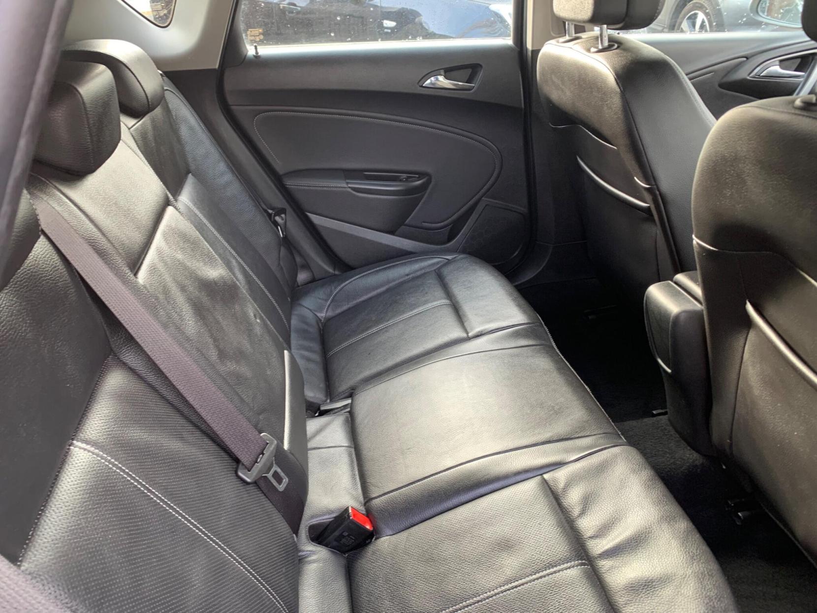 Vauxhall Astra 2.0 CDTi ecoFLEX Elite Euro 5 (s/s) 5dr