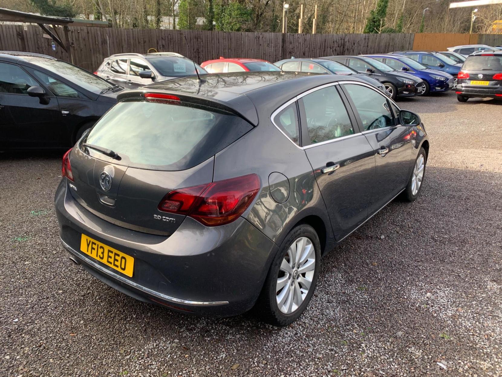 Vauxhall Astra 2.0 CDTi ecoFLEX Elite Euro 5 (s/s) 5dr