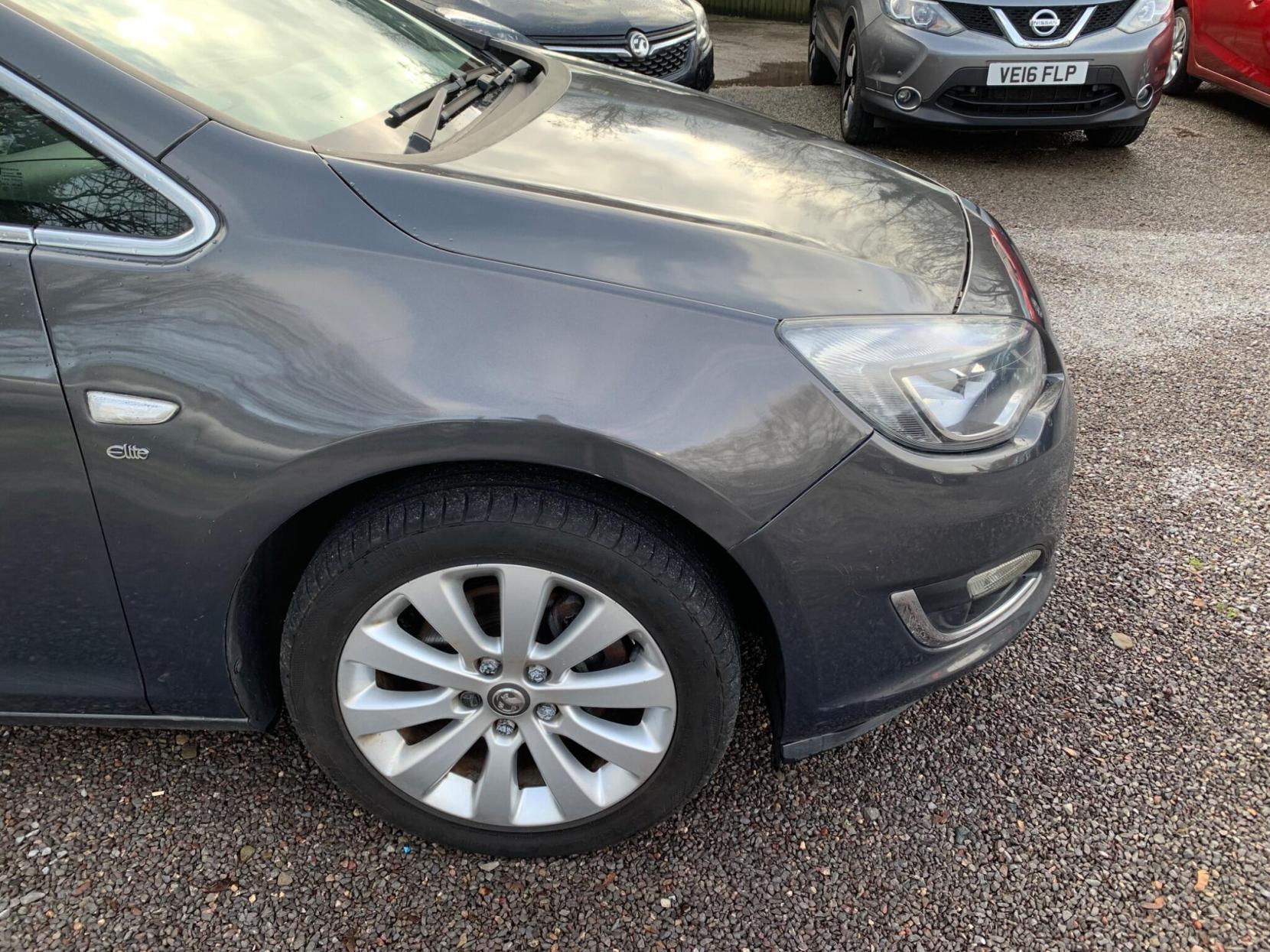 Vauxhall Astra 2.0 CDTi ecoFLEX Elite Euro 5 (s/s) 5dr