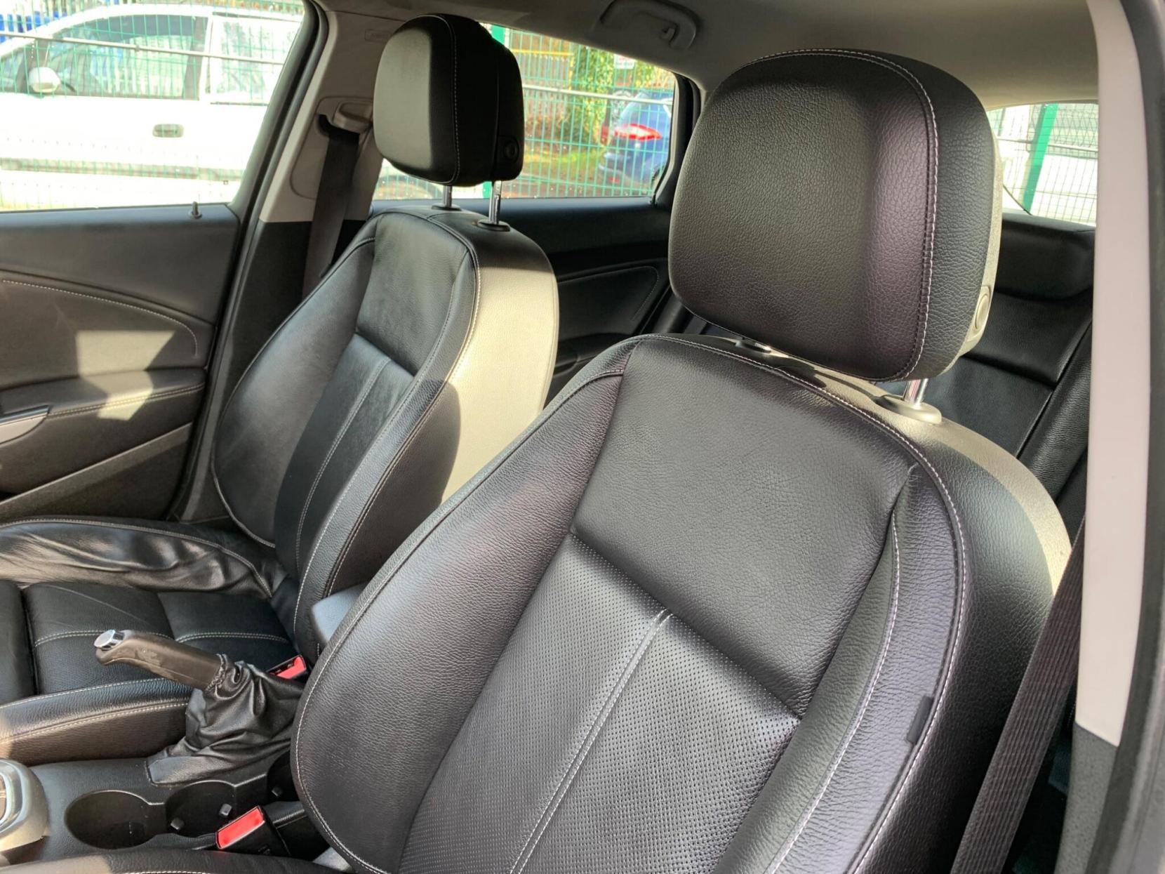 Vauxhall Astra 2.0 CDTi ecoFLEX Elite Euro 5 (s/s) 5dr