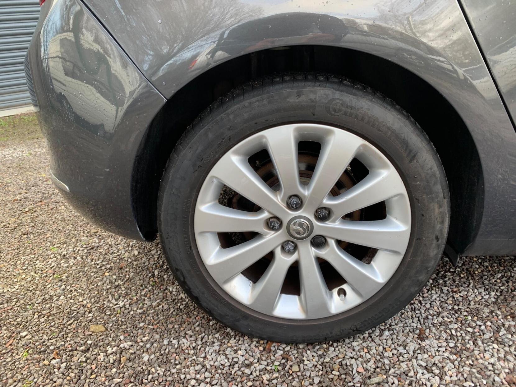 Vauxhall Astra 2.0 CDTi ecoFLEX Elite Euro 5 (s/s) 5dr