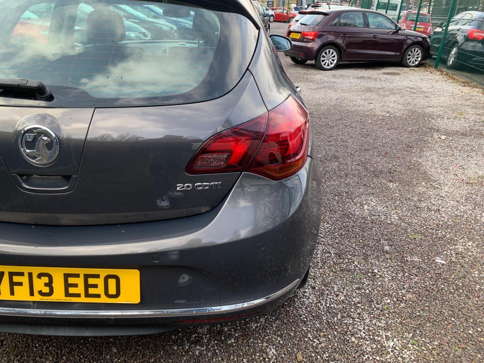 Vauxhall Astra 2.0 CDTi ecoFLEX Elite Euro 5 (s/s) 5dr