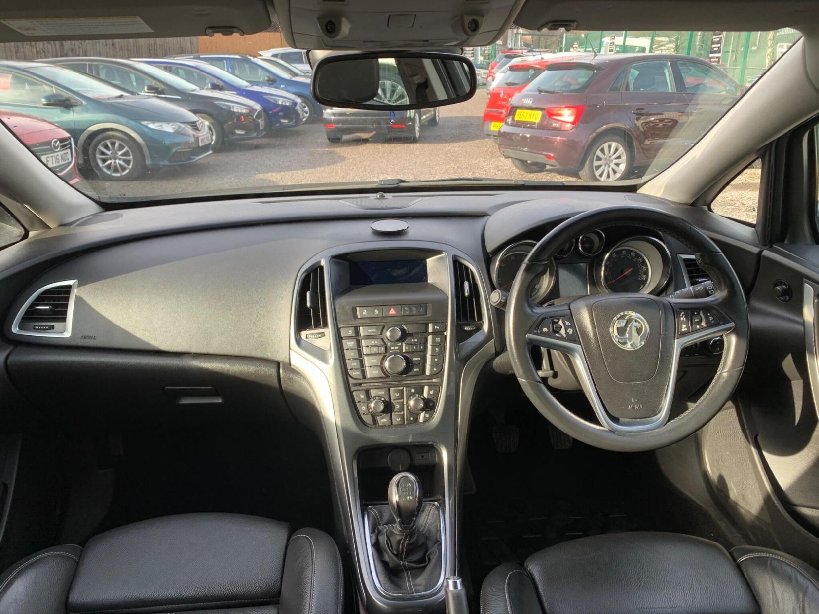 Vauxhall Astra 2.0 CDTi ecoFLEX Elite Euro 5 (s/s) 5dr