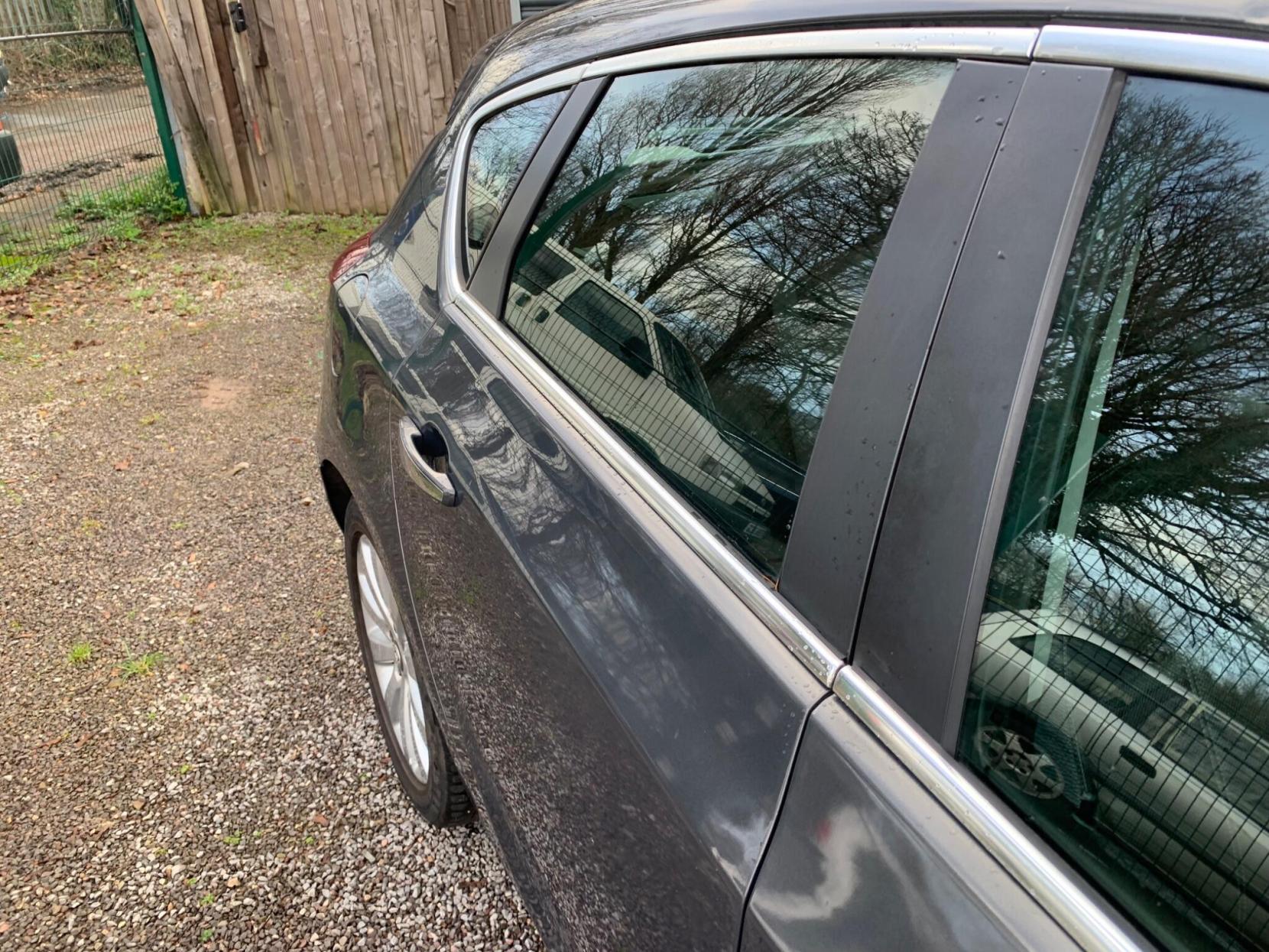 Vauxhall Astra 2.0 CDTi ecoFLEX Elite Euro 5 (s/s) 5dr