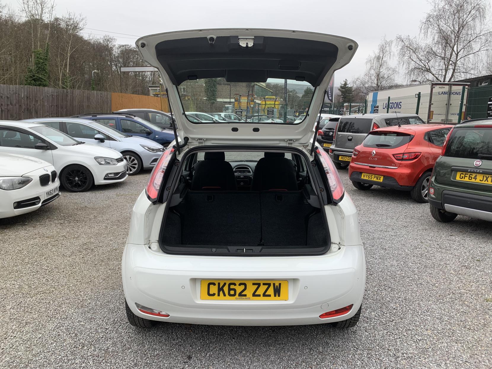 Fiat Punto 1.2 Easy Hatchback 3dr Petrol Manual Euro 5 (69 bhp)