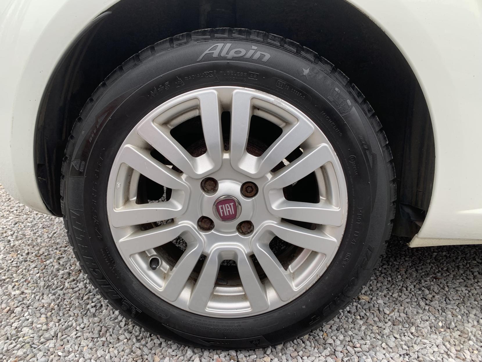 Fiat Punto 1.2 Easy Hatchback 3dr Petrol Manual Euro 5 (69 bhp)