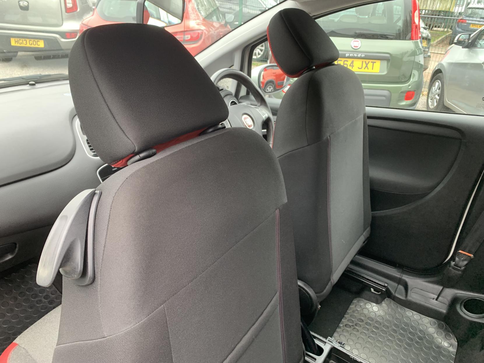 Fiat Punto 1.2 Easy Hatchback 3dr Petrol Manual Euro 5 (69 bhp)