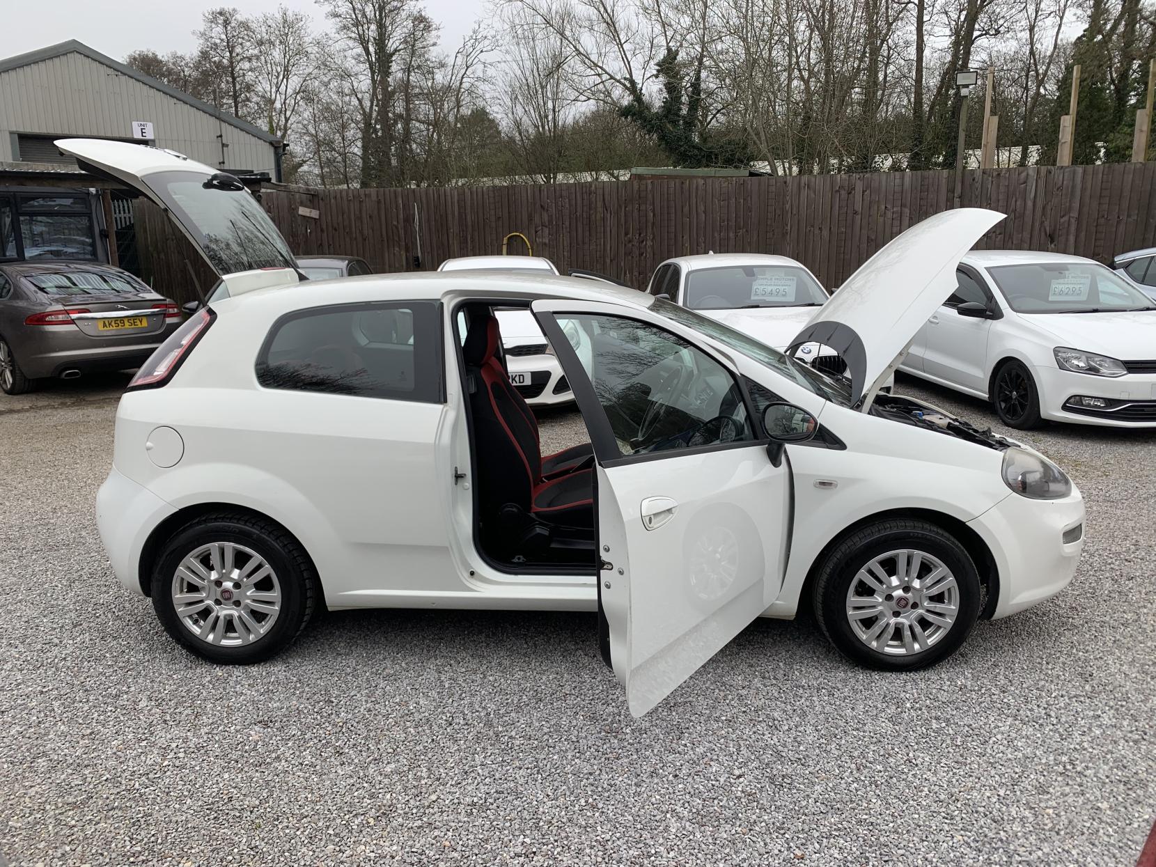 Fiat Punto 1.2 Easy Hatchback 3dr Petrol Manual Euro 5 (69 bhp)