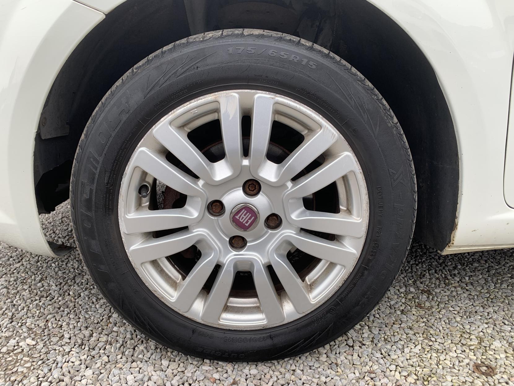 Fiat Punto 1.2 Easy Hatchback 3dr Petrol Manual Euro 5 (69 bhp)