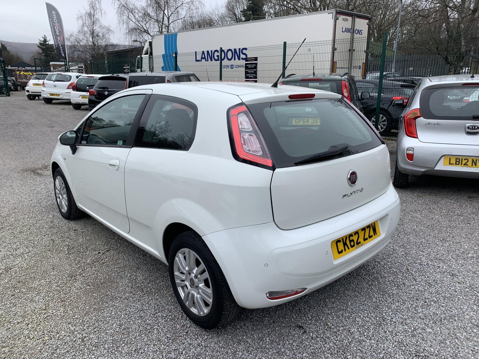 Fiat Punto 1.2 Easy Hatchback 3dr Petrol Manual Euro 5 (69 bhp)