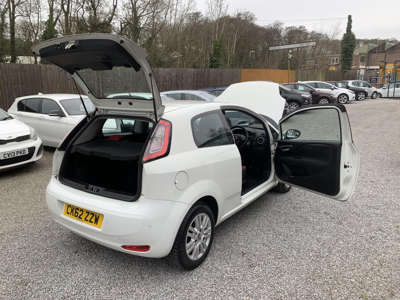 Fiat Punto 1.2 Easy Hatchback 3dr Petrol Manual Euro 5 (69 bhp)