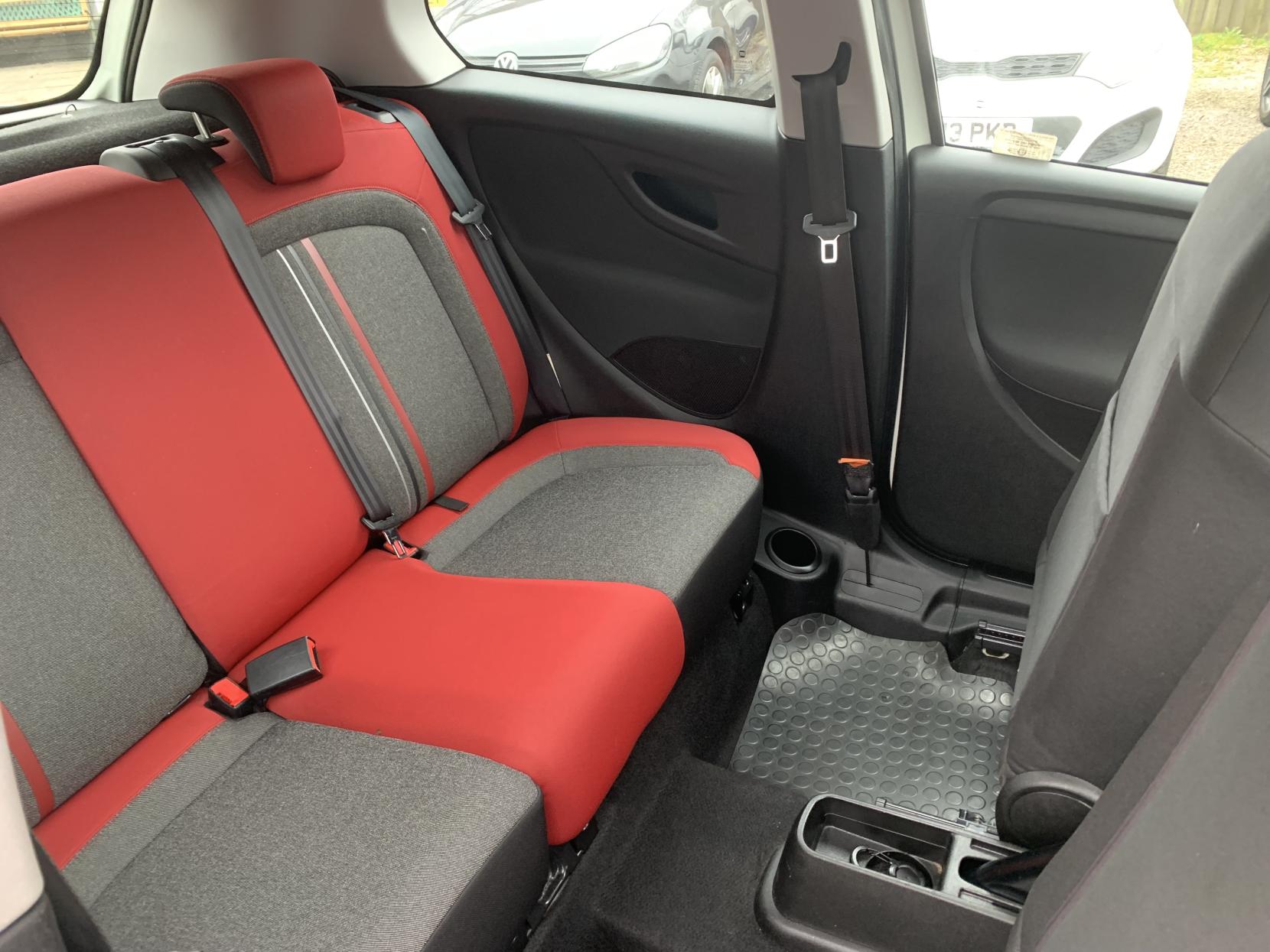 Fiat Punto 1.2 Easy Hatchback 3dr Petrol Manual Euro 5 (69 bhp)