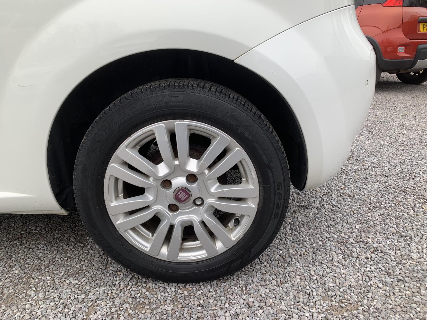 Fiat Punto 1.2 Easy Hatchback 3dr Petrol Manual Euro 5 (69 bhp)