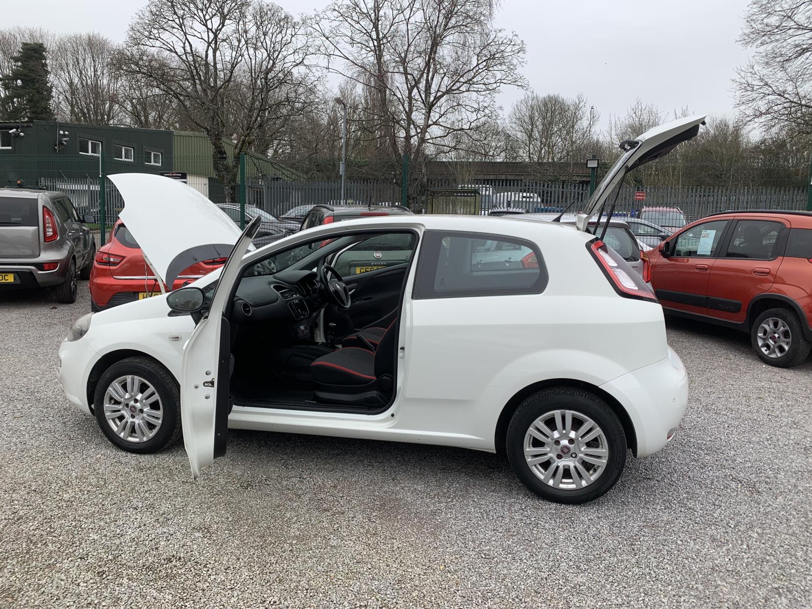 Fiat Punto 1.2 Easy Hatchback 3dr Petrol Manual Euro 5 (69 bhp)