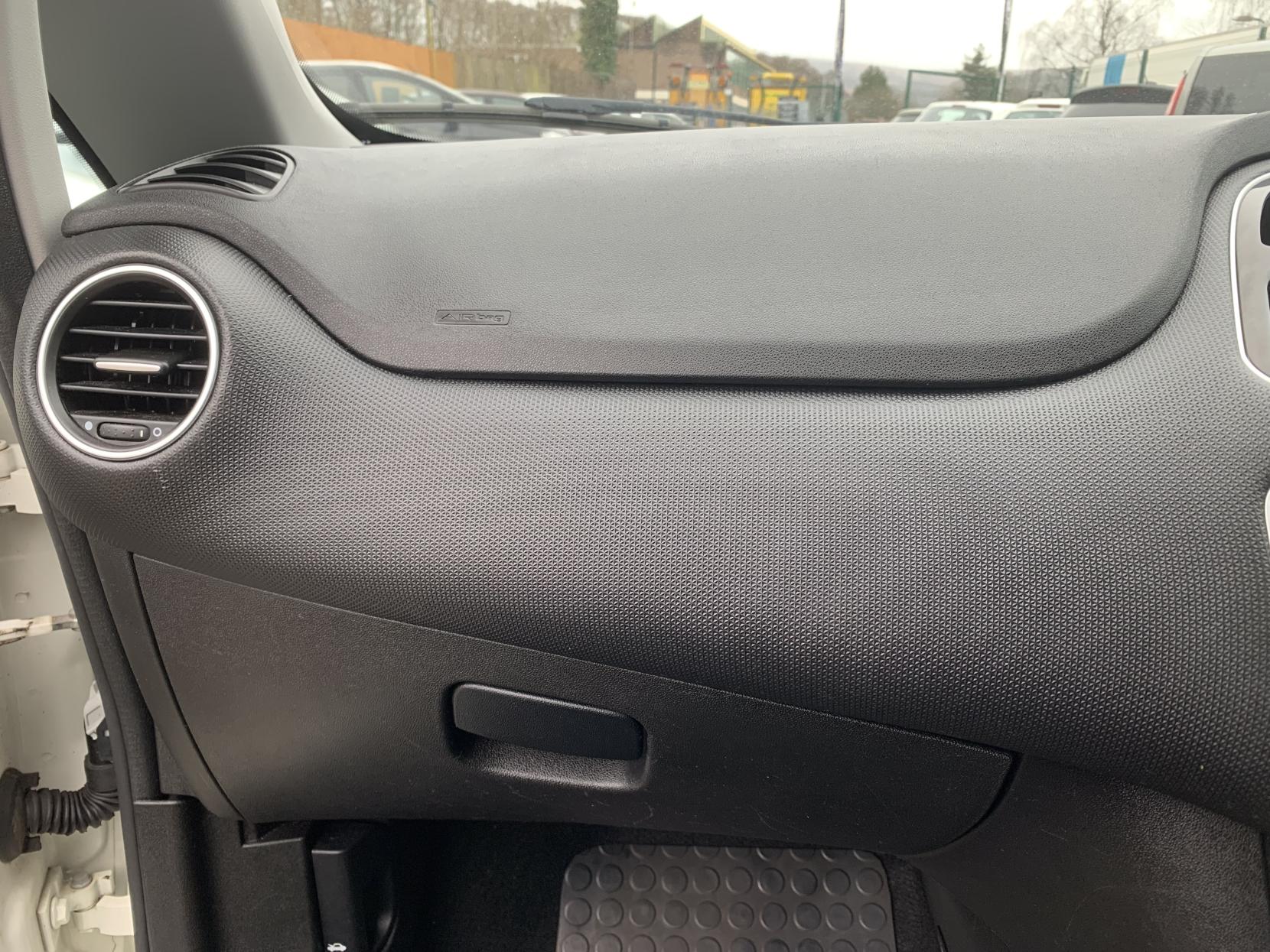 Fiat Punto 1.2 Easy Hatchback 3dr Petrol Manual Euro 5 (69 bhp)