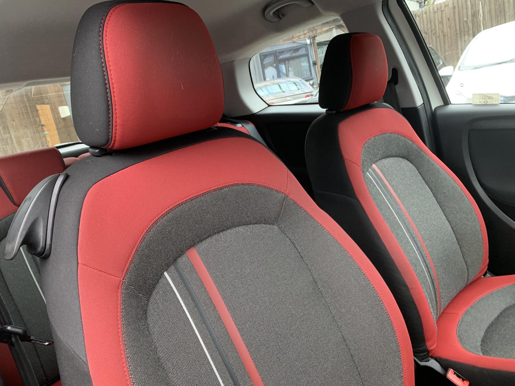 Fiat Punto 1.2 Easy Hatchback 3dr Petrol Manual Euro 5 (69 bhp)